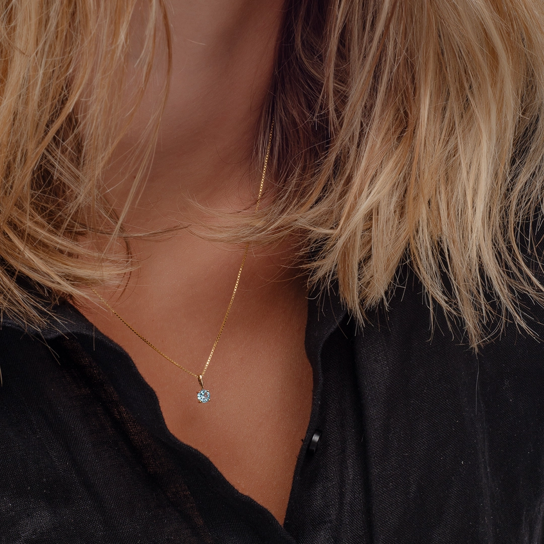 18K Gold Aquamarine Necklace