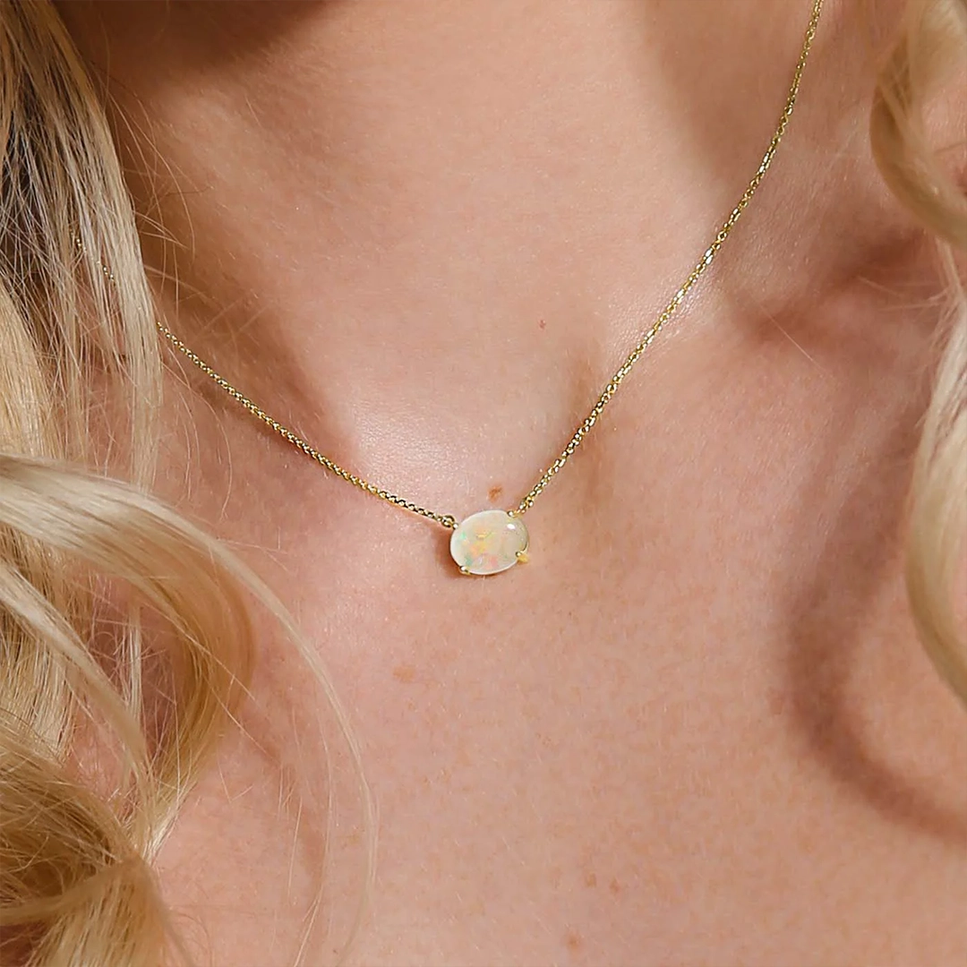 18K Gold Oval Cabochon Opal Necklace