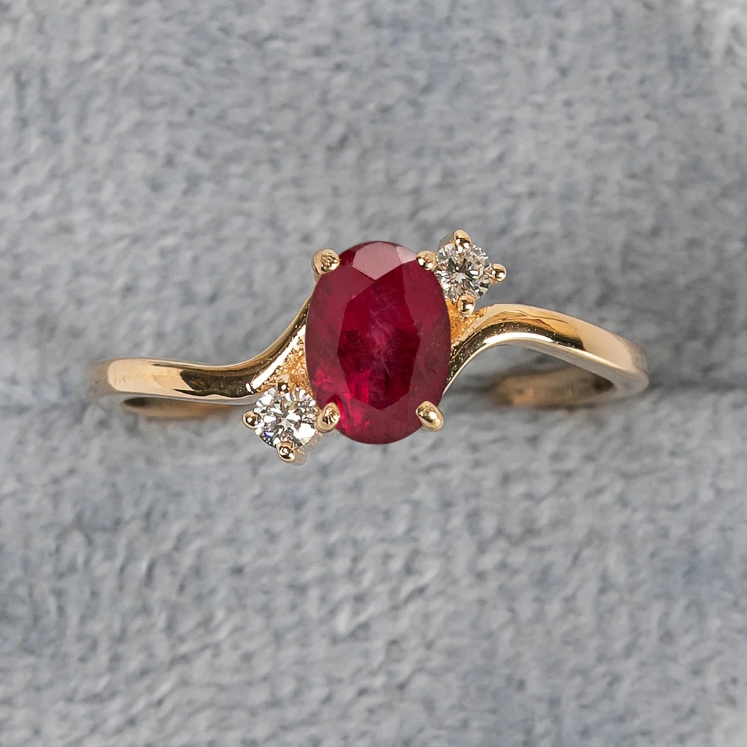 Wavy Ruby Diamond Ring